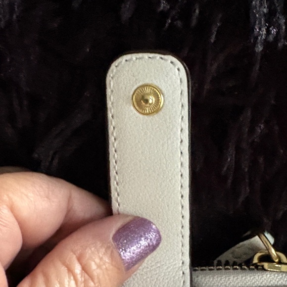 Juicy Couture White Multicolor Logo Wallet - Picture 6 of 12